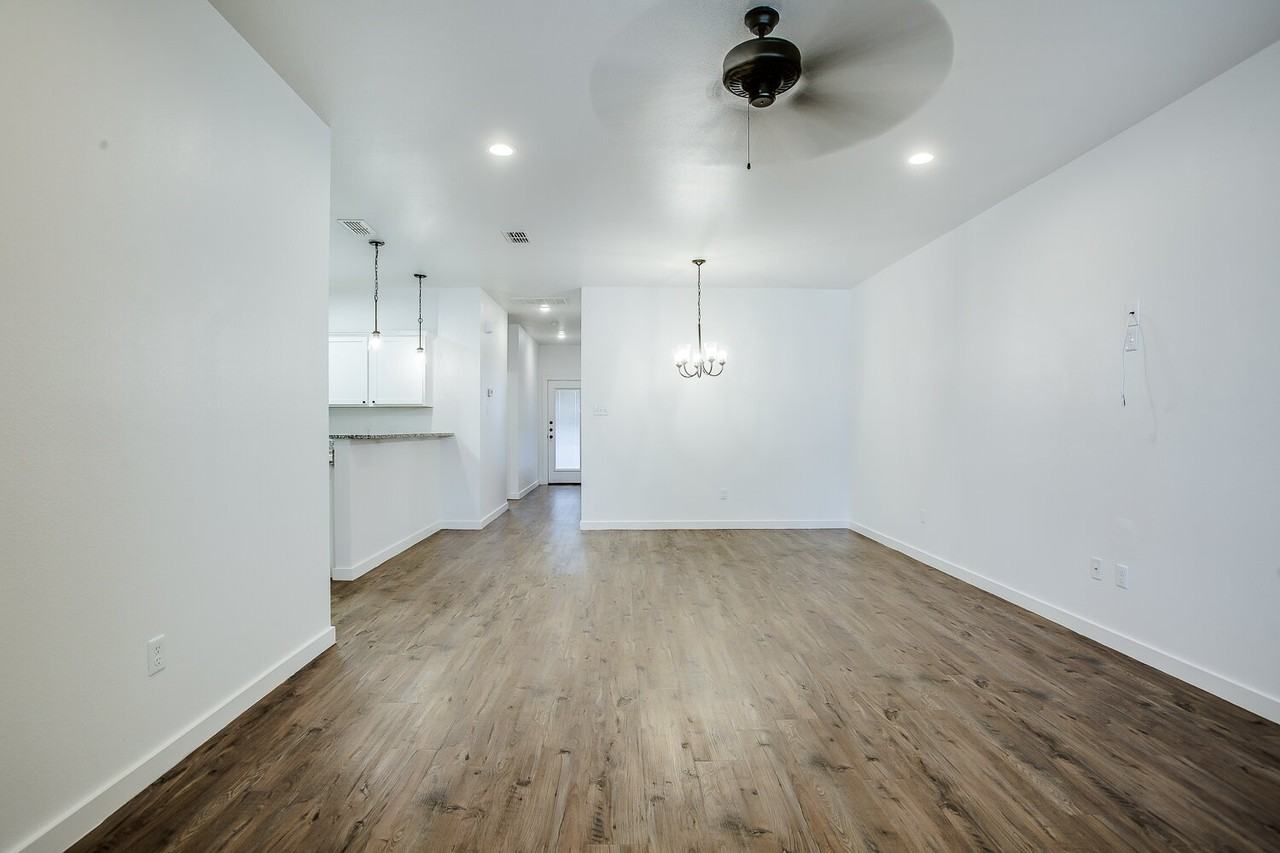 2535 138th St - Photo 3 of 15