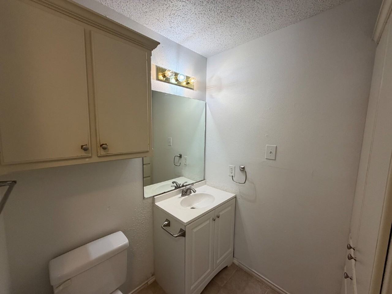 2441 E 30th St - Photo 6 of 9