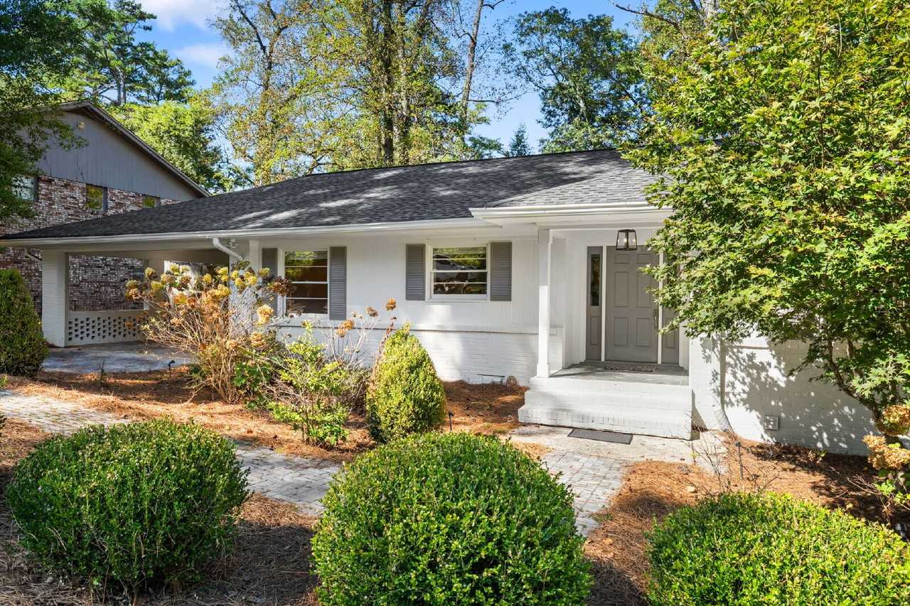 2222 Tanglewood Rd - Photo 3 of 50