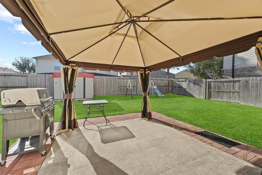 8311 Caraway Lake Cir - Photo 2 of 4