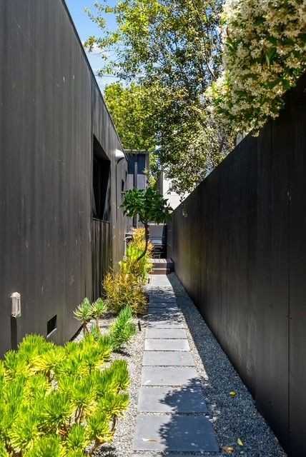 1527 Cabrillo Ave - Photo 7 of 8