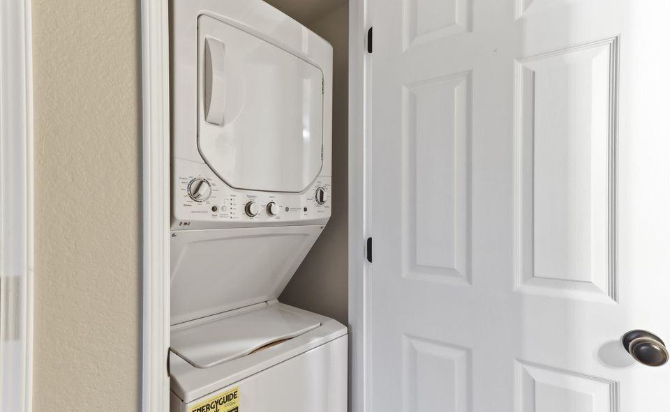 5500 N Valley View Rd ##211 - Photo 3 of 21