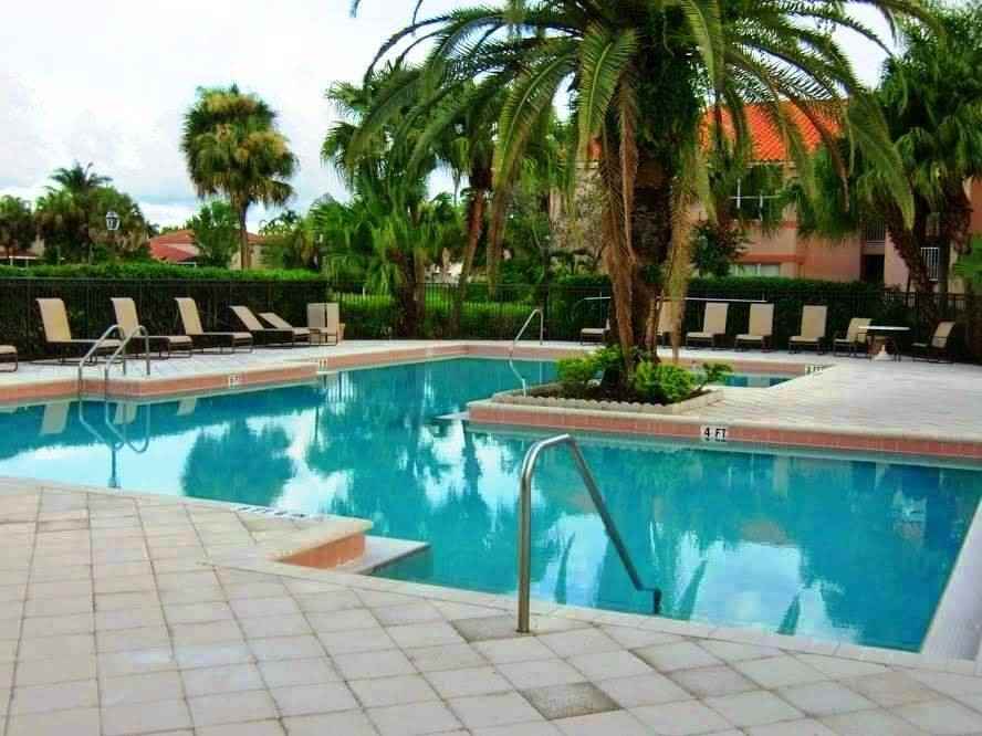 3410 Pinewalk Dr N #825 - Photo 5 of 38