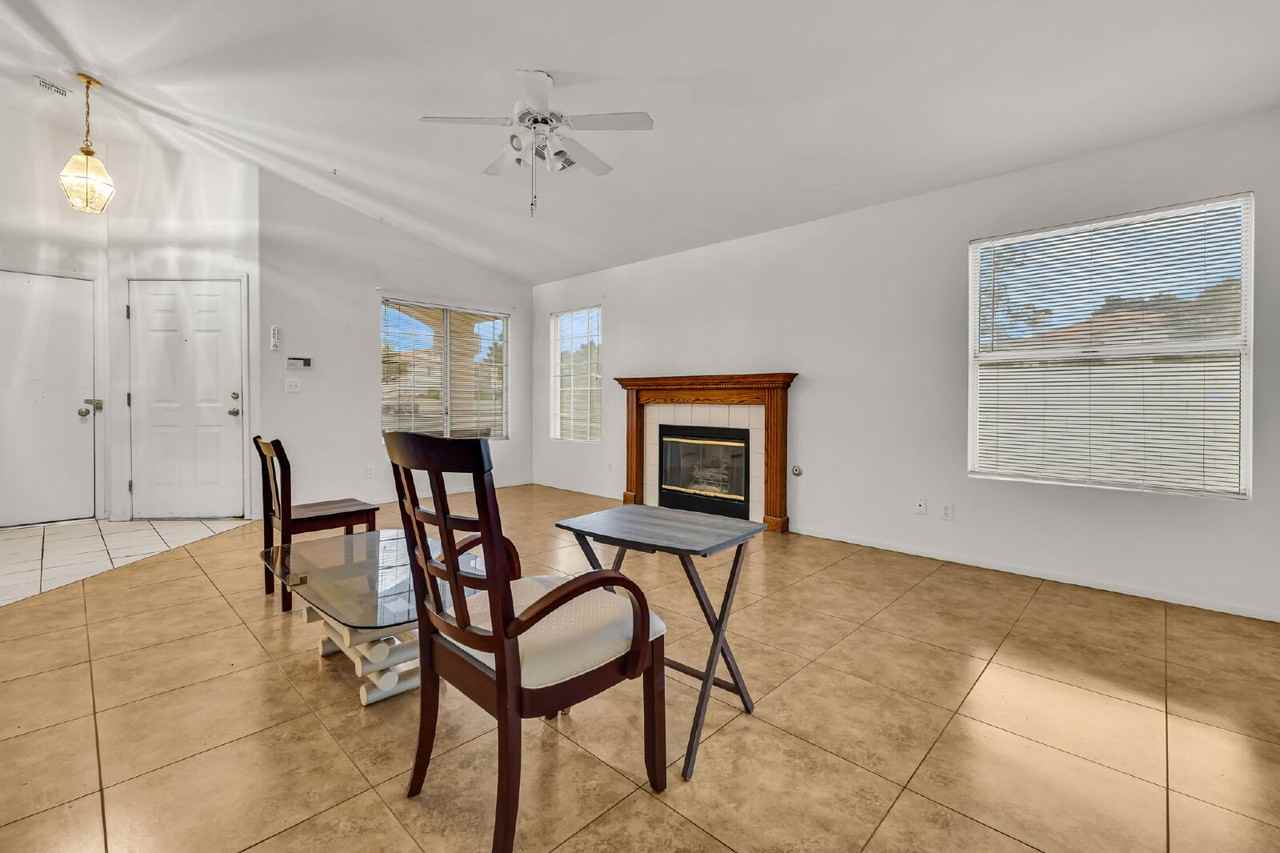 8352 Pendragon Cir - Photo 5 of 24