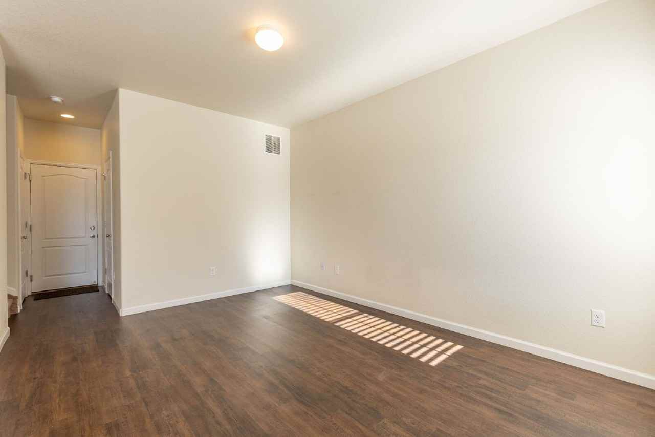 1518 Sepia Ave - Photo 3 of 24