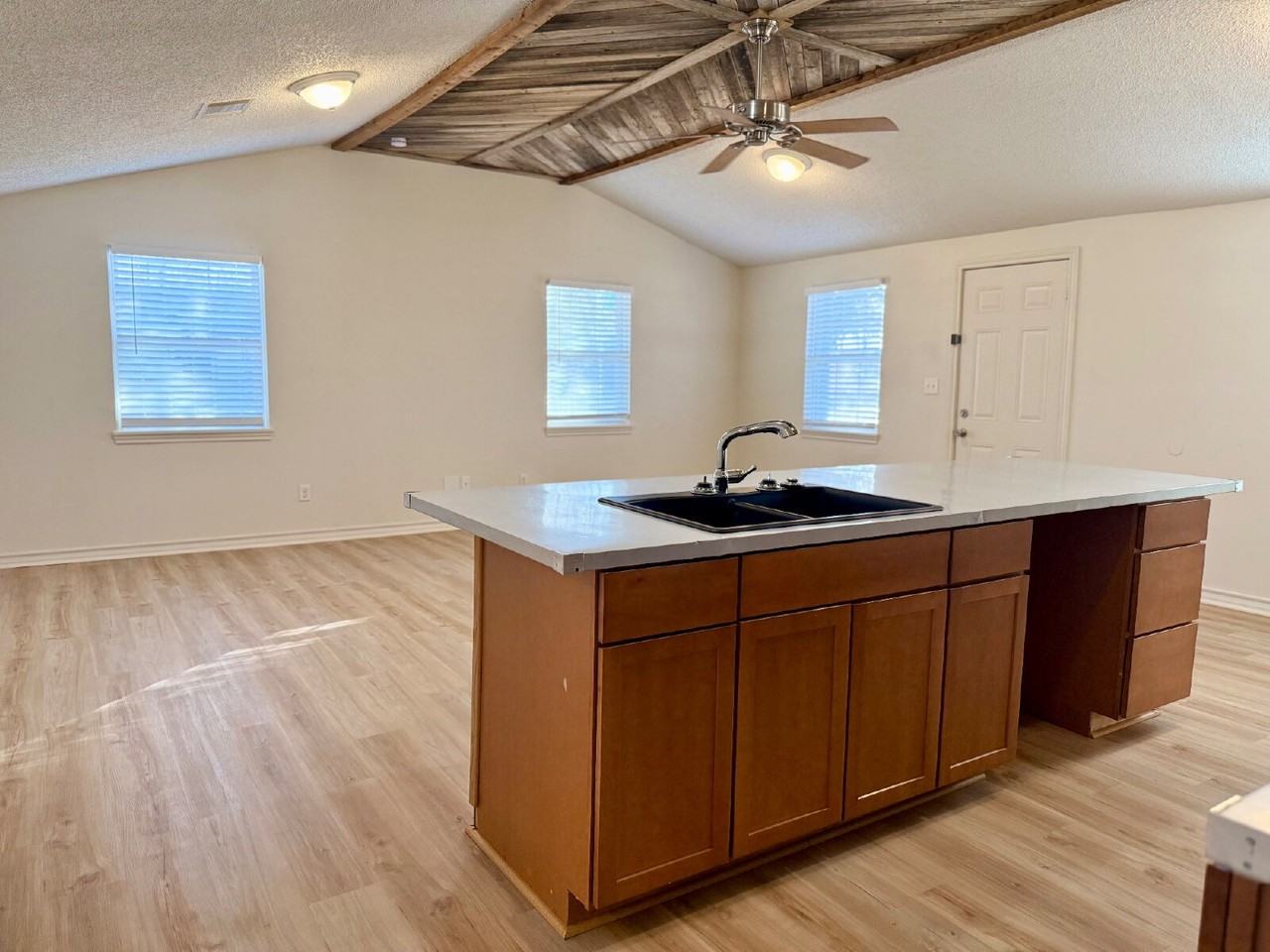 3607 Gary Ave - Photo 5 of 26