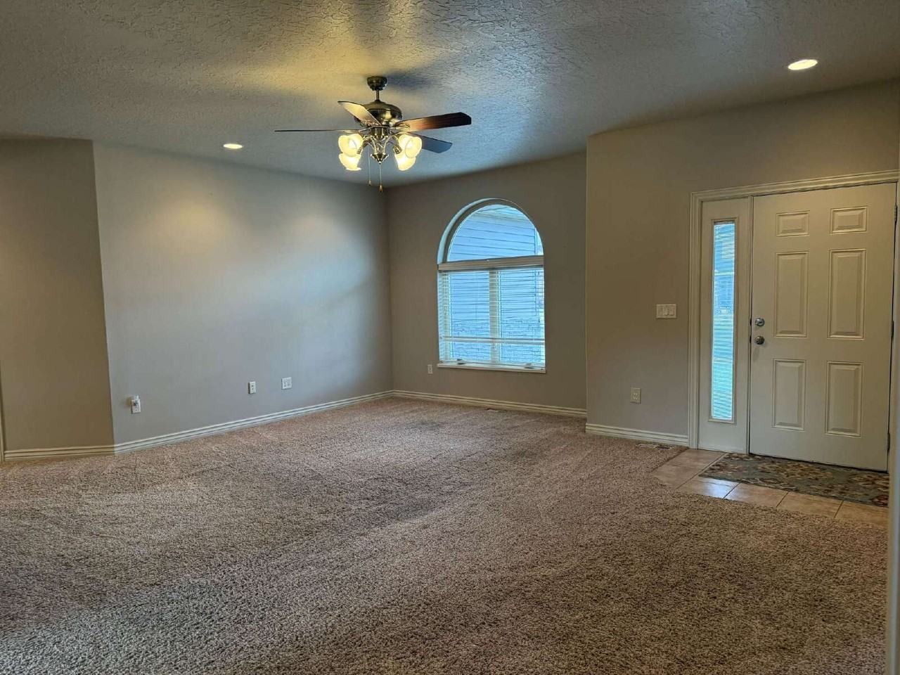 817 W 700 S - Photo 3 of 9