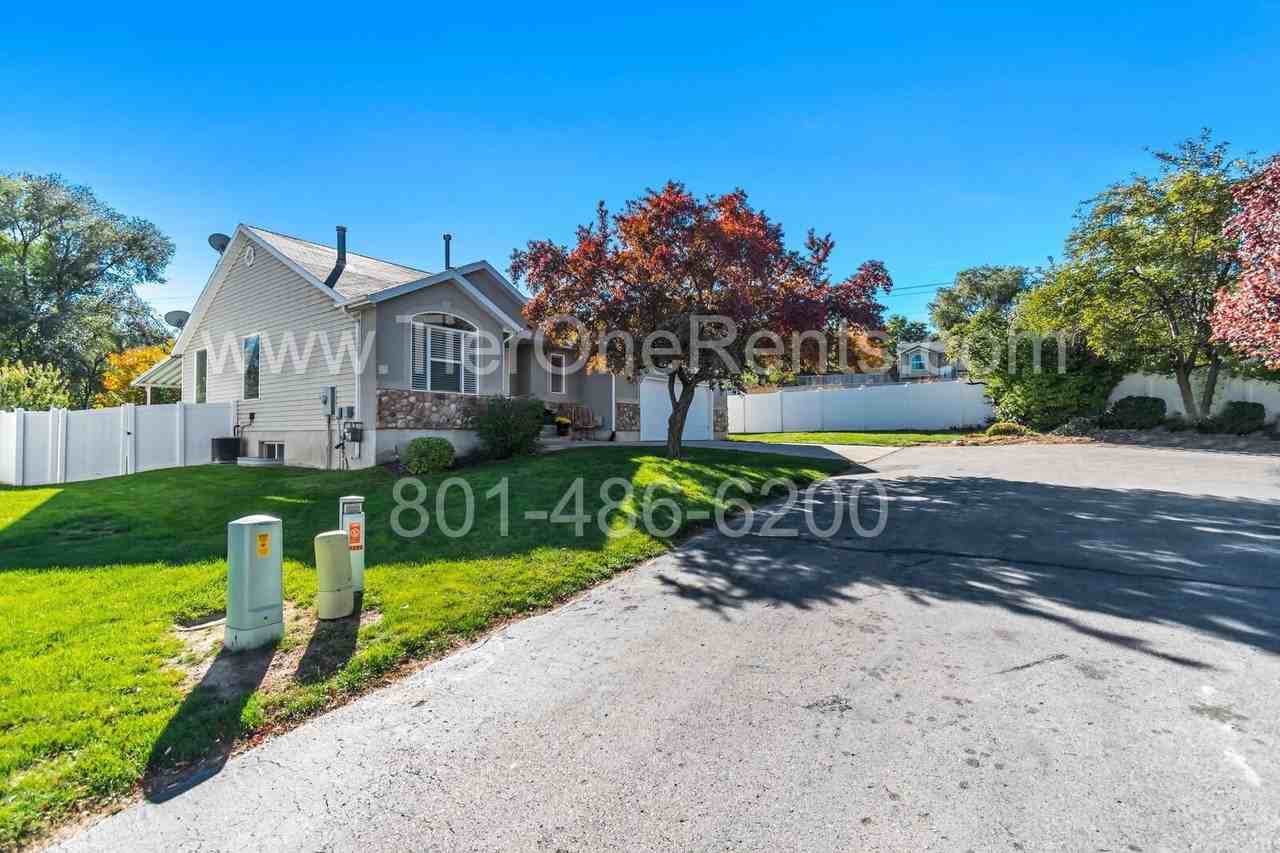 1297 W Glencoe Dr - Photo 3 of 22