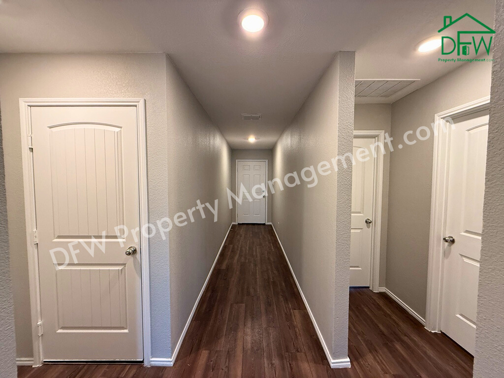 413 Everglades St - Photo 2 of 39