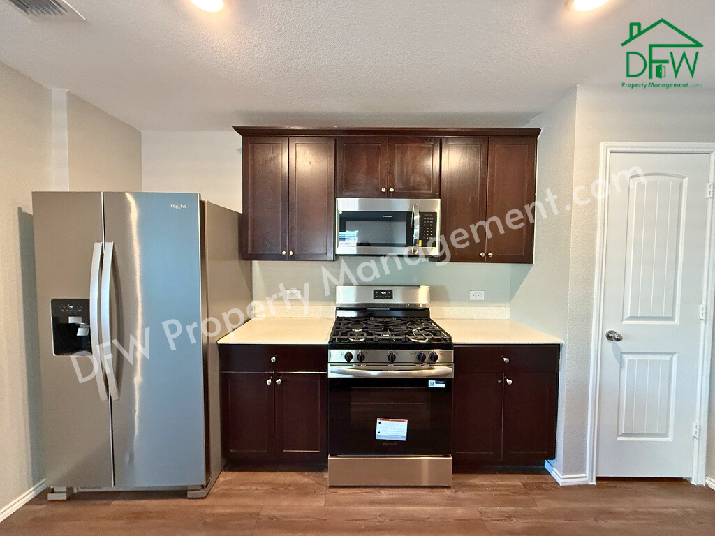 413 Everglades St - Photo 4 of 39