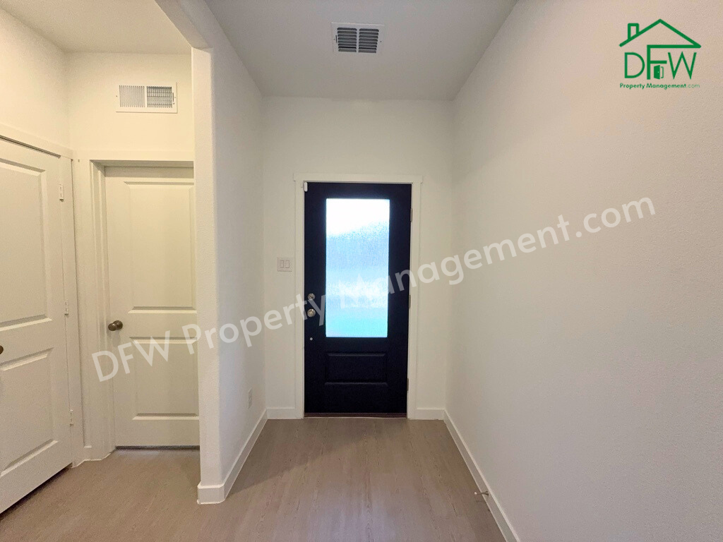 537 Mill Trace Way - Photo 2 of 40