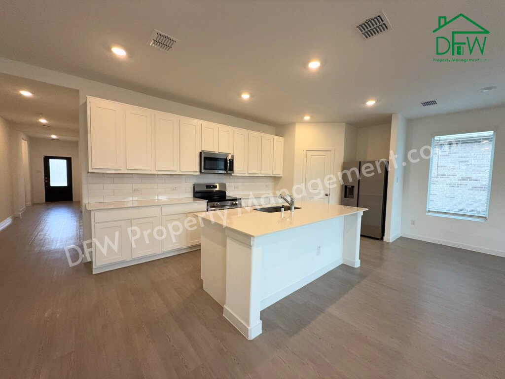 537 Mill Trace Way - Photo 4 of 40