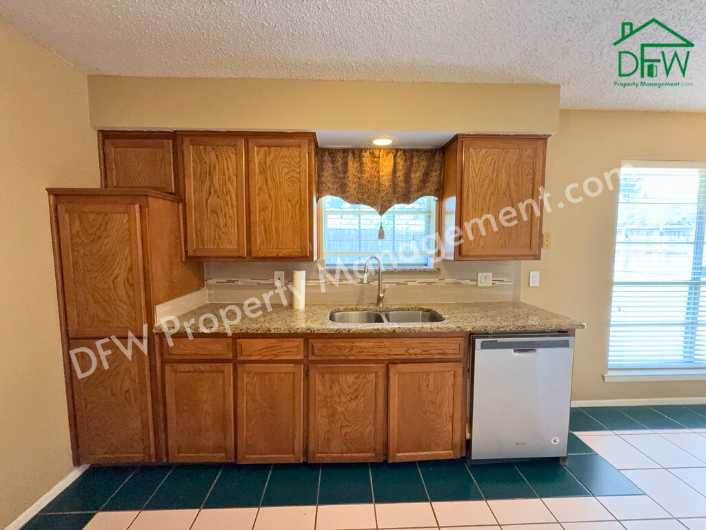 5604 Ember Dr - Photo 7 of 38