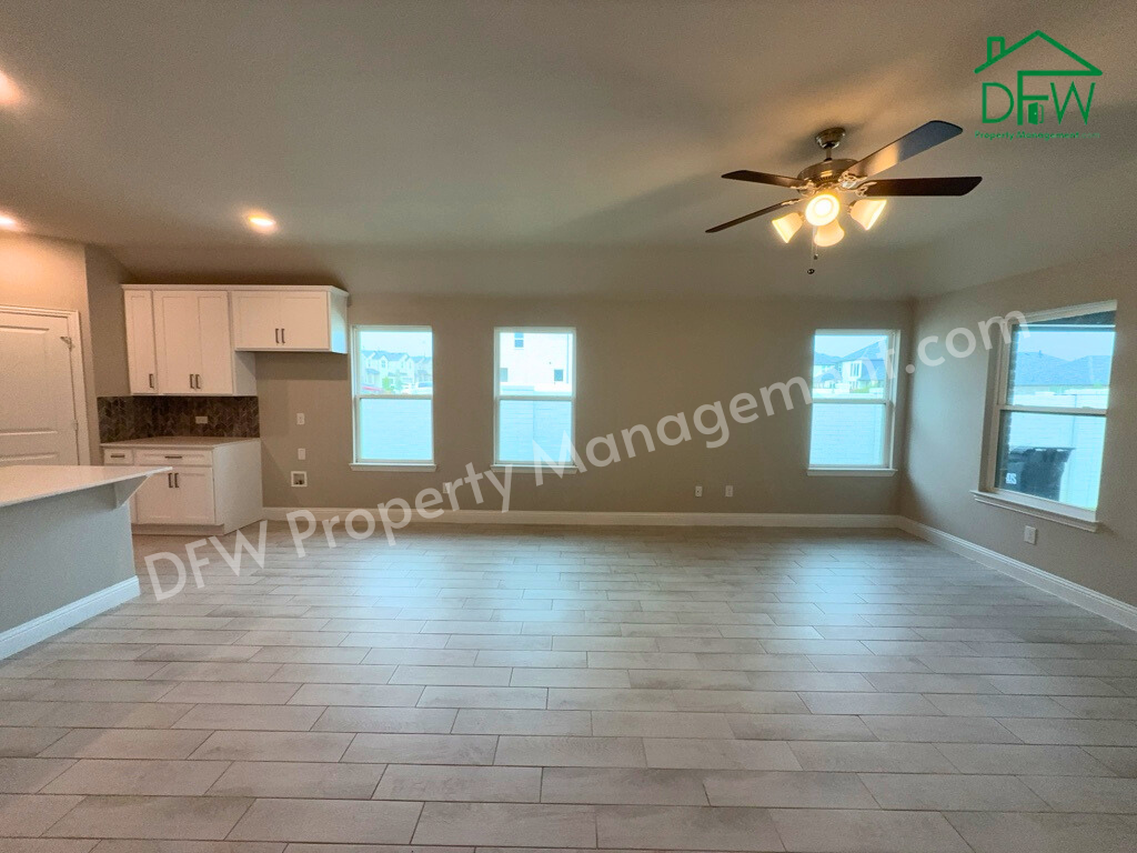 612 Amenduni Ln - Photo 3 of 40