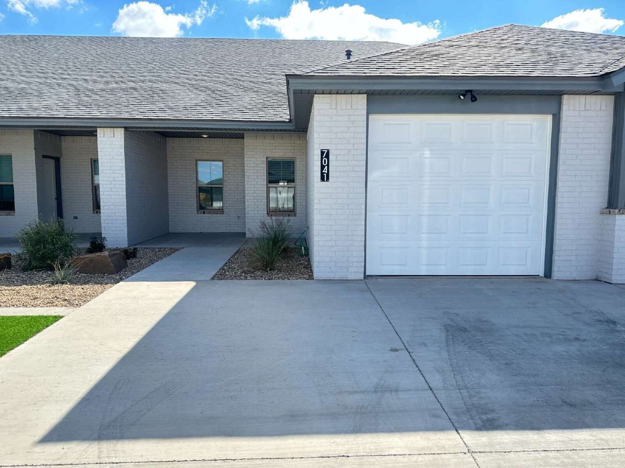 7052 41st St - Photo 2 of 34