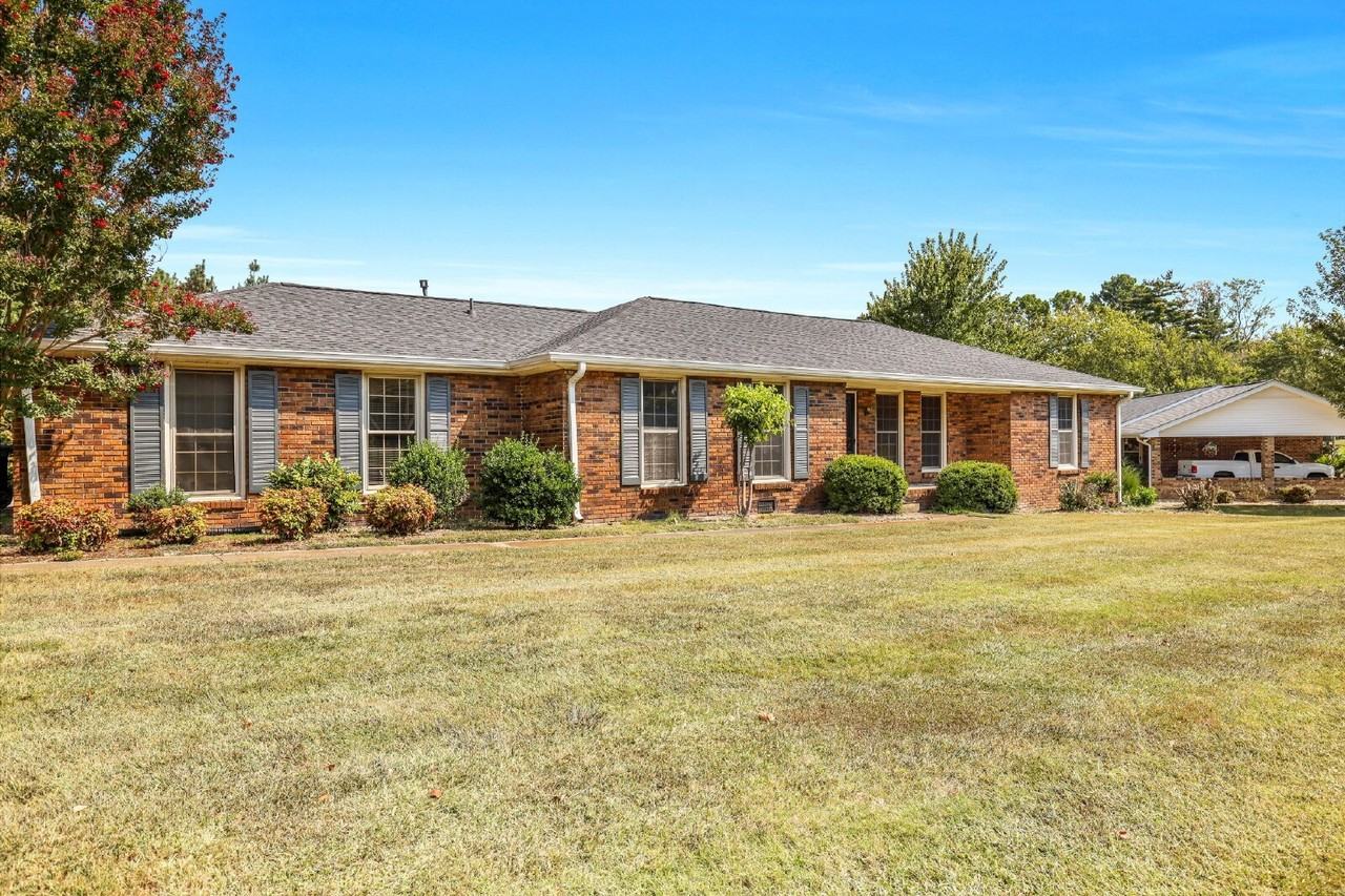 208 General Forrest Dr - Photo 2 of 24