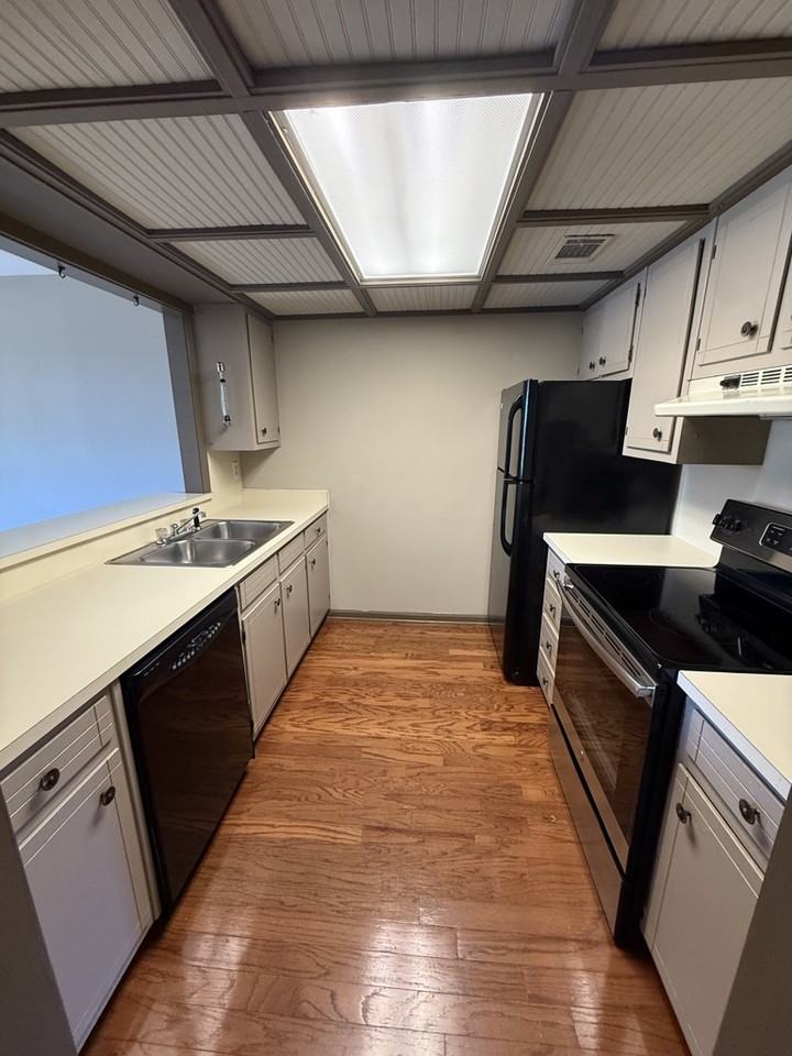 3925 Mountain View Rd Apt B5 - Photo 5 of 20