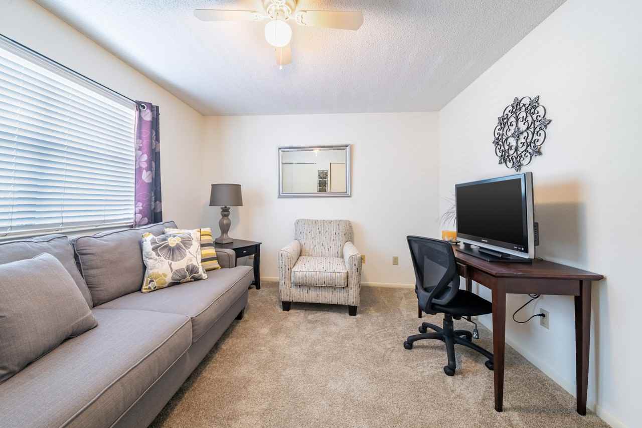 Fisherman's Landing Apartments - Photo 4 of 14