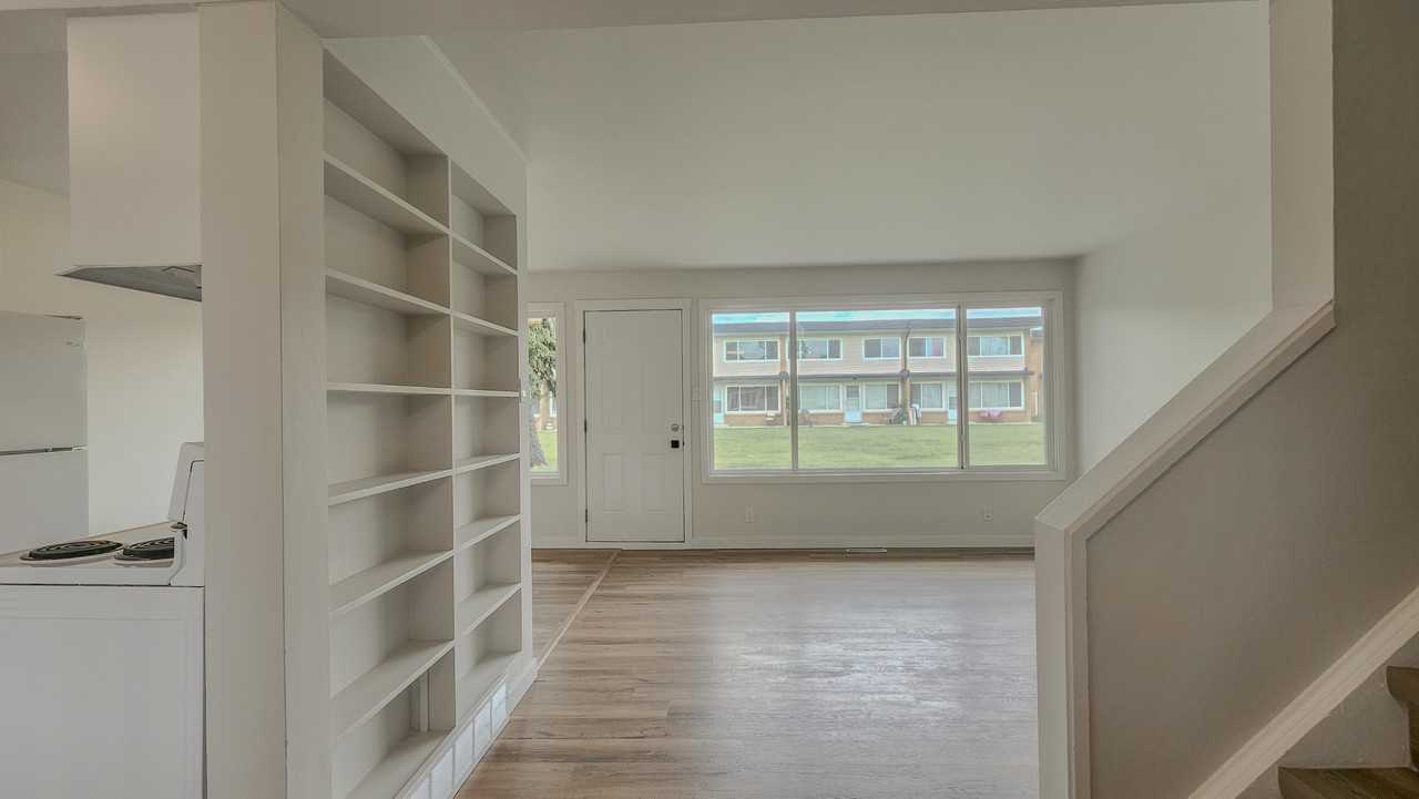 Garden Court - Photo 3 of 28