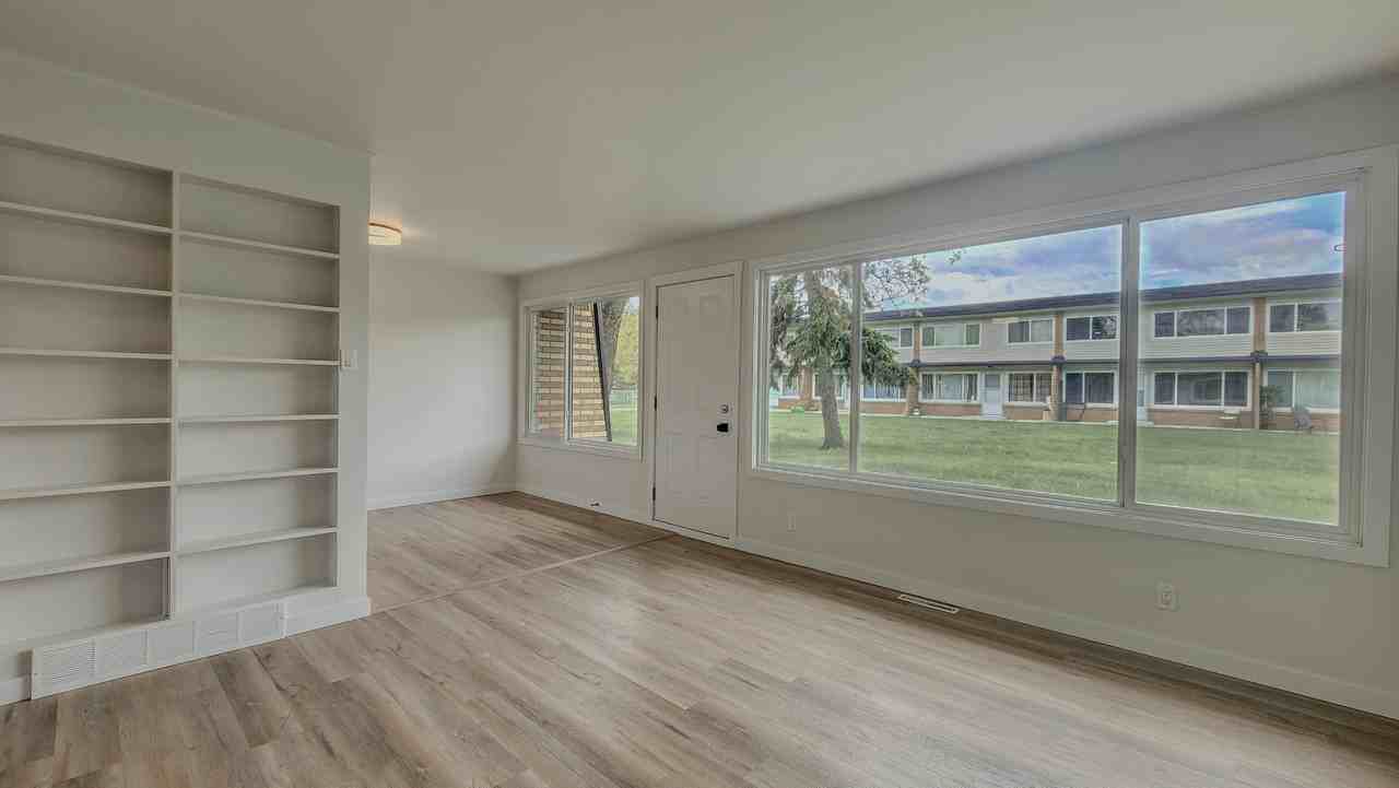 Garden Court - Photo 5 of 28