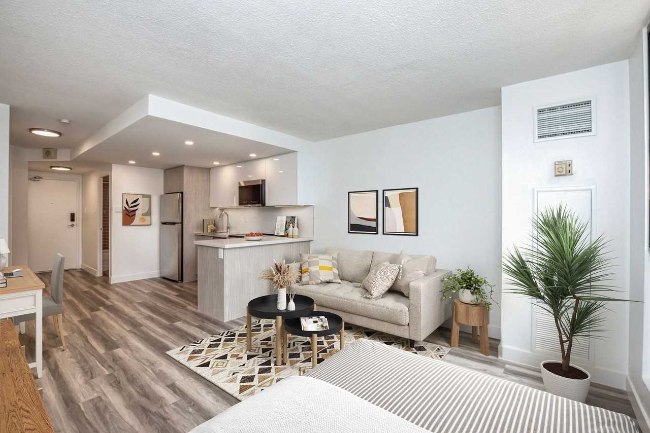 1101 Bay - Photo 2 of 17