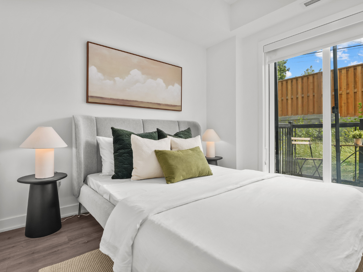 Towns On Danforth - Photo 7 of 29