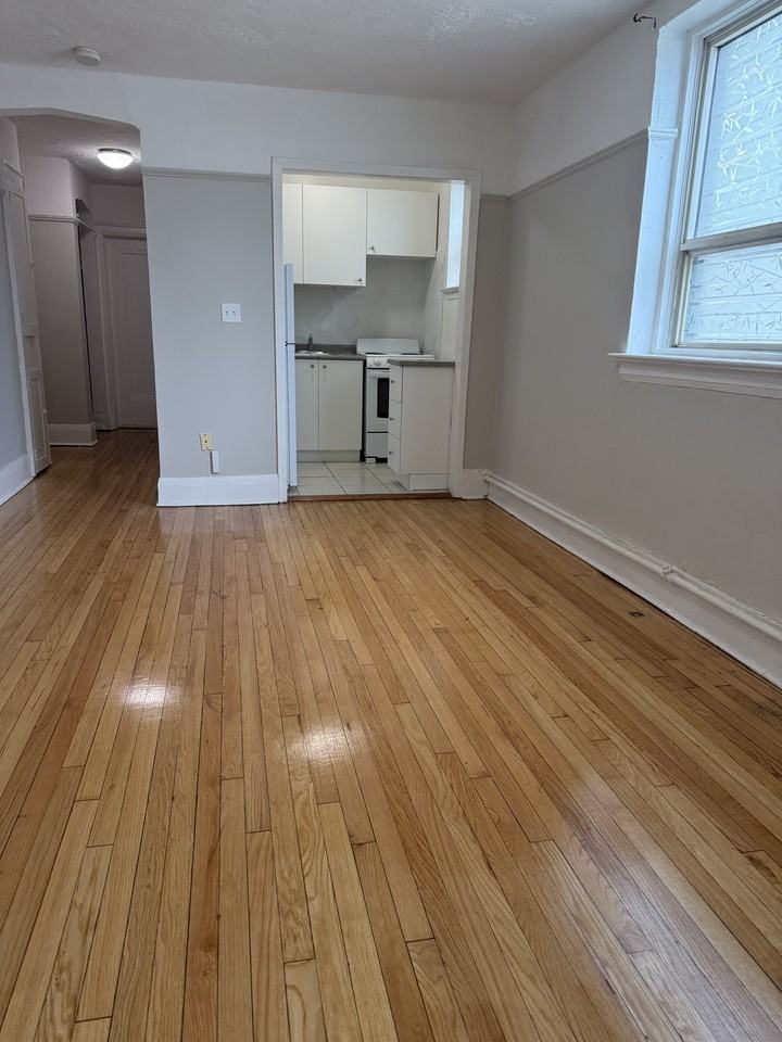 140 Wellesley Street East - Photo 3 of 14