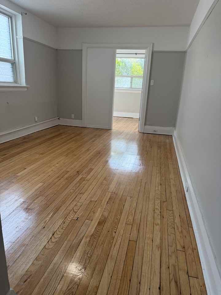 140 Wellesley Street East - Photo 4 of 14