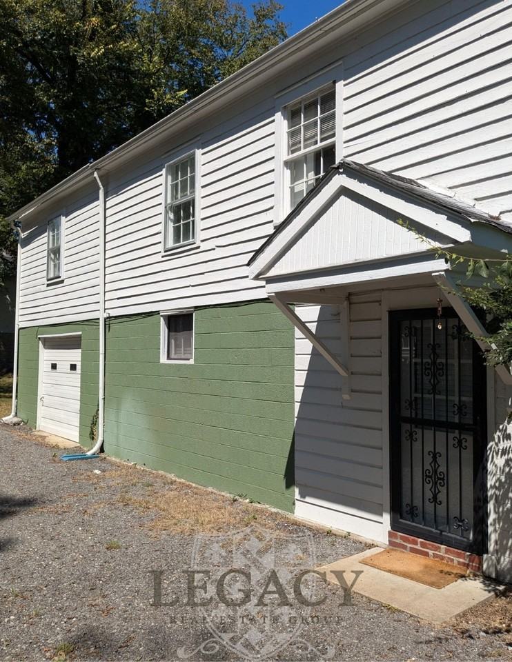 1517 Sweetbriar Ave #C - Photo 4 of 12