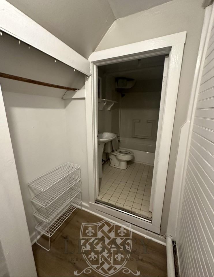 1517 Sweetbriar Ave #C - Photo 5 of 12