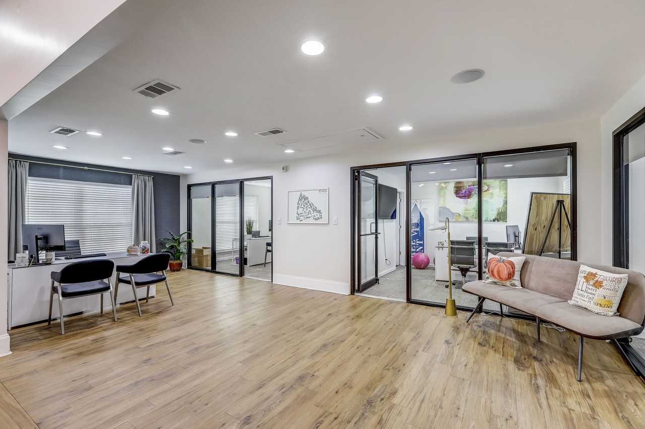 Veridian at Sandy Springs - Photo 2 of 31