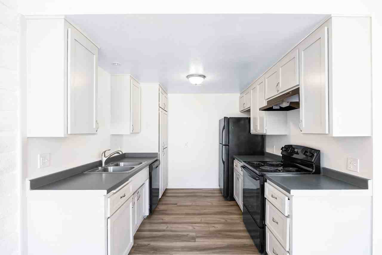 55210 Airlane Dr - Photo 3 of 17