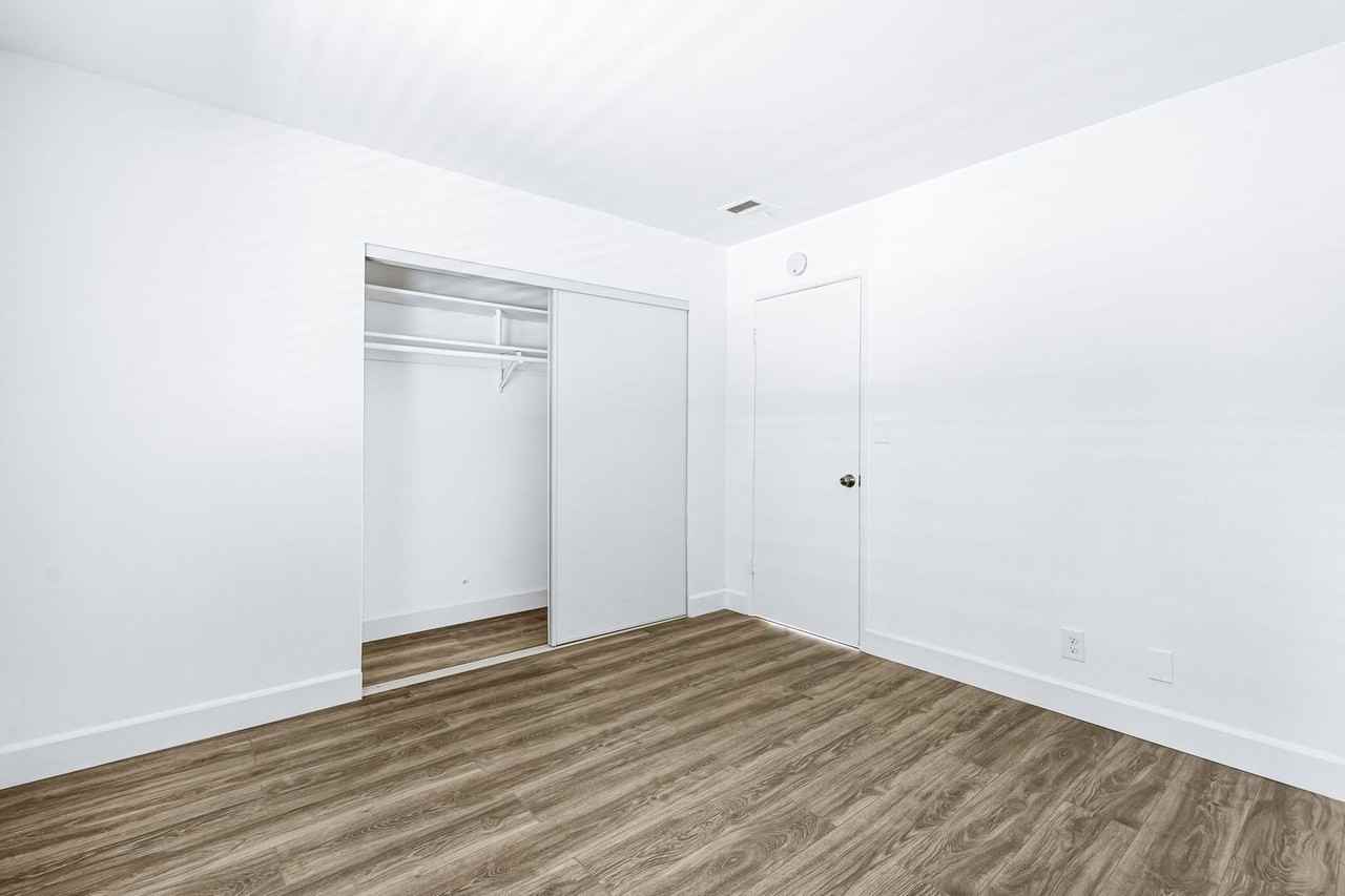 55210 Airlane Dr - Photo 7 of 17