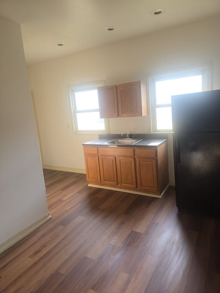 414-416 Avon Avenue - Photo 7 of 11