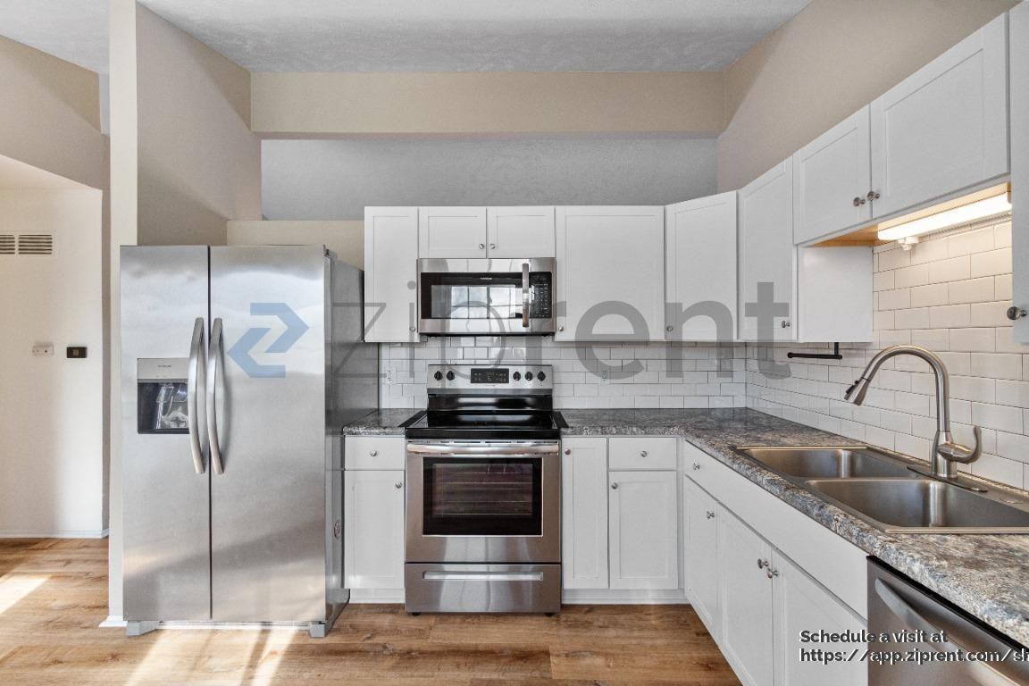 10017 Sprague St - Photo 7 of 34