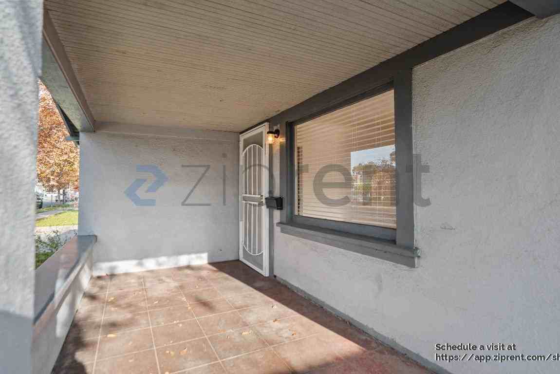 7840 Church St - Photo 4 of 33