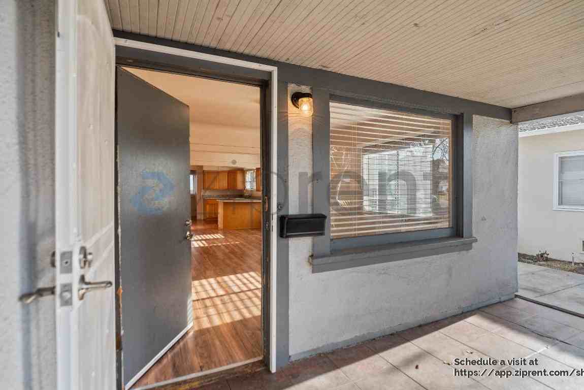 7840 Church St - Photo 5 of 33