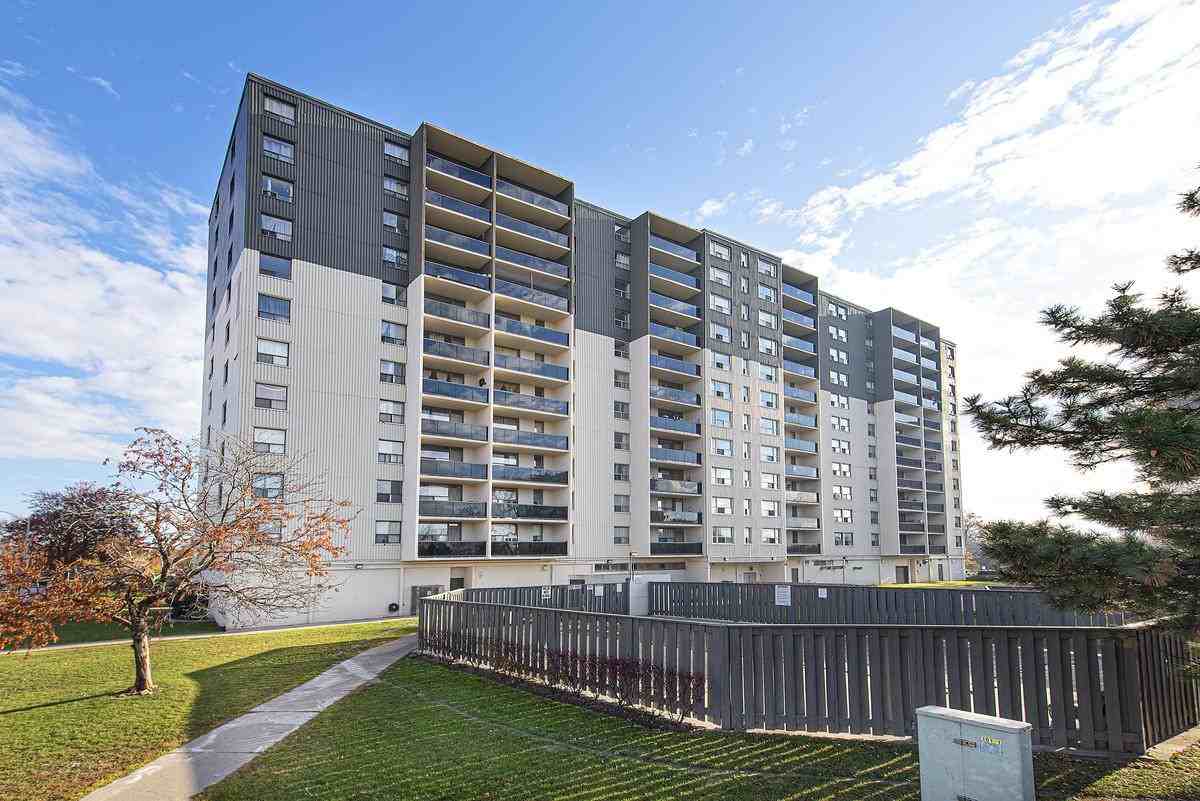 120 Dundas St E - Photo 4 of 50