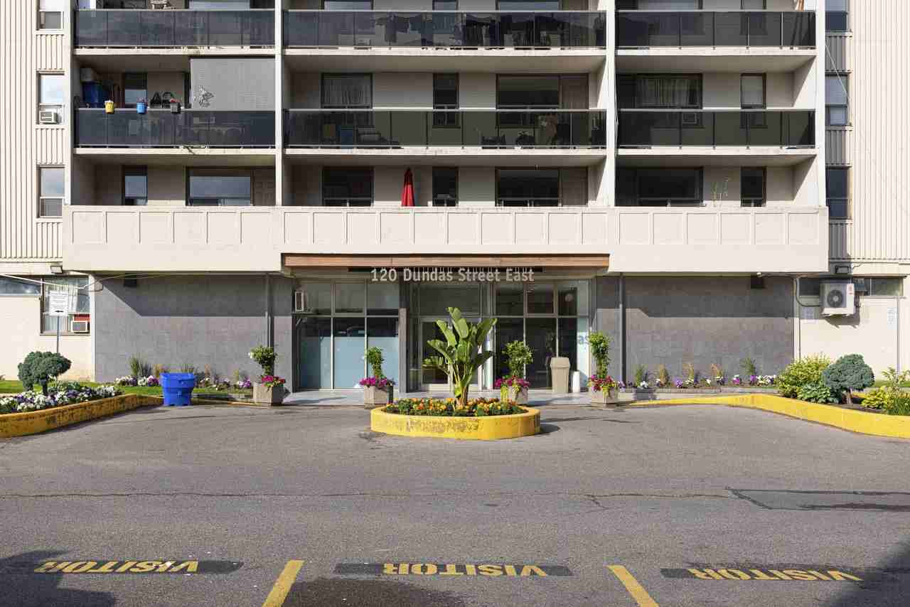 120 Dundas St E - Photo 5 of 50