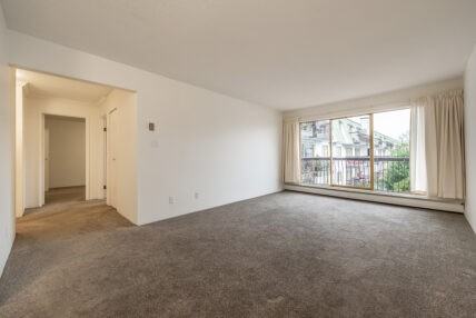 Seaport Apartments - Photo 3 of 13