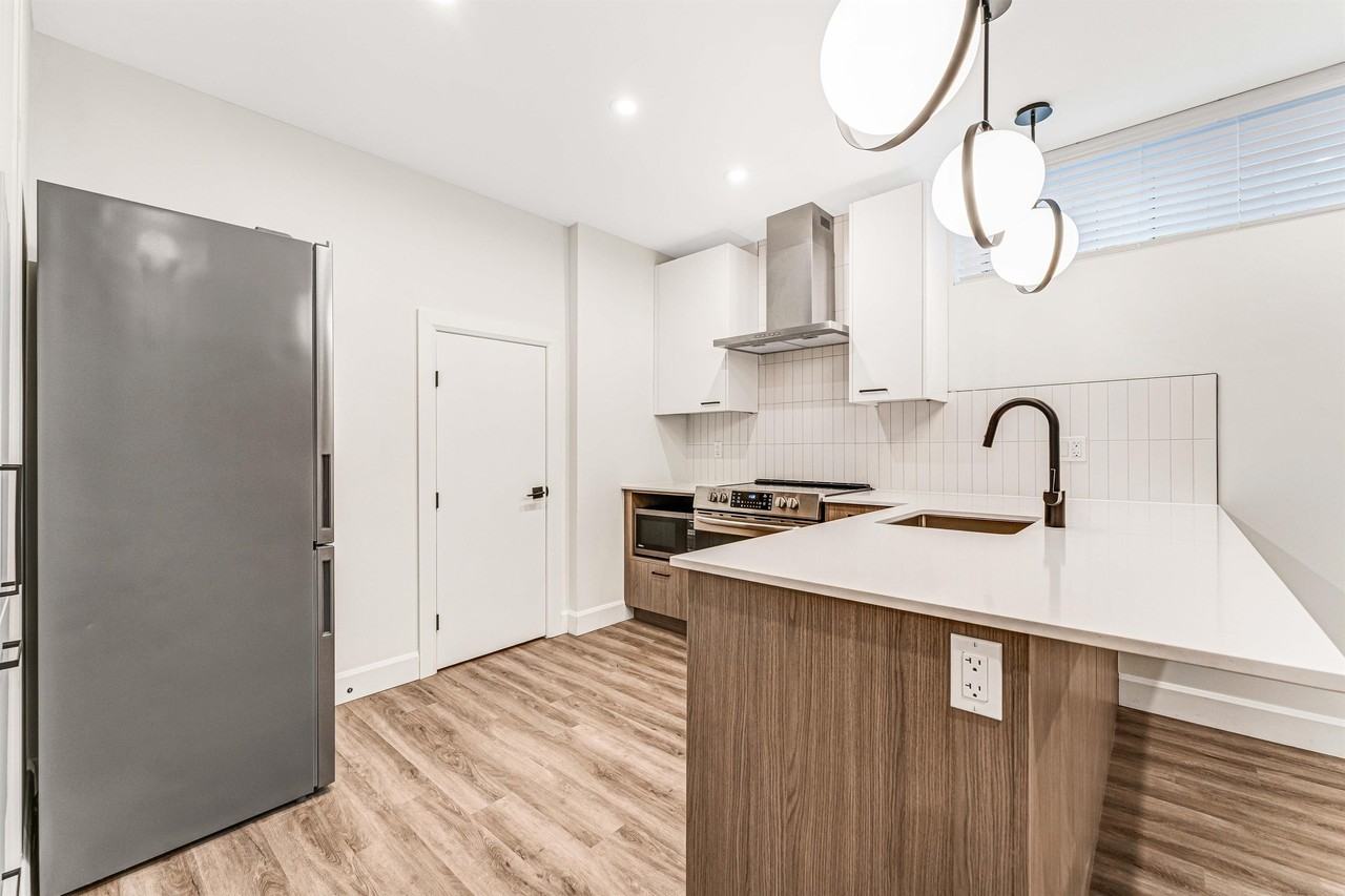 847 Woodroffe Avenue - Photo 6 of 12