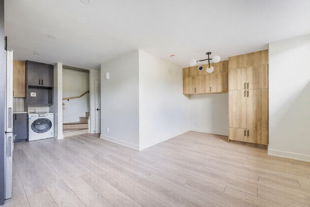 136 Carillon Street - Photo 2 of 7