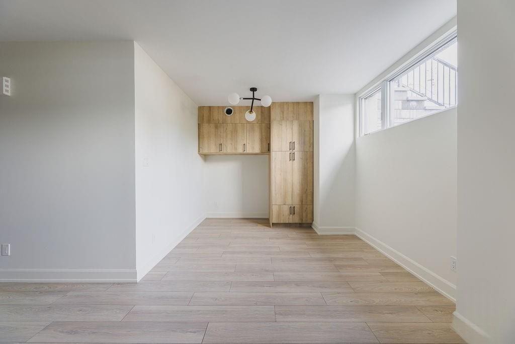 136 Carillon Street - Photo 5 of 7