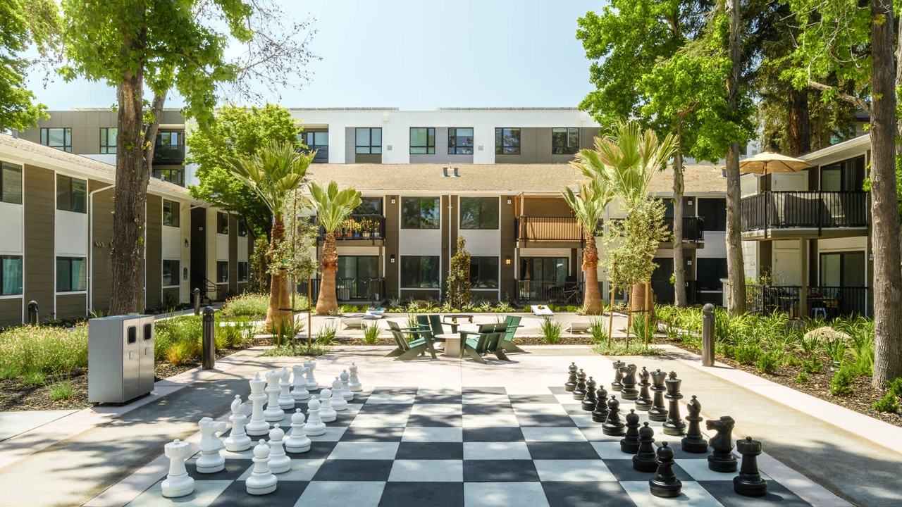 Lorien - Photo 3 of 50