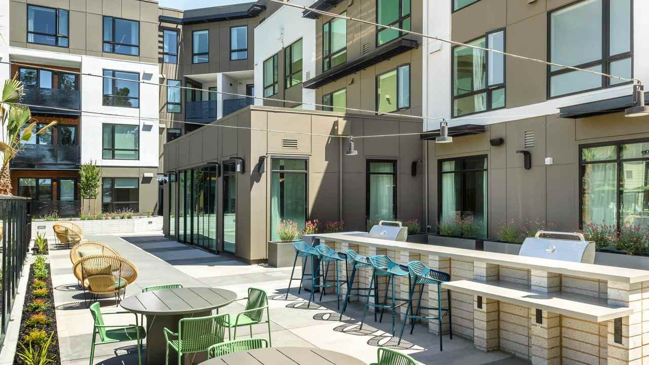 Lorien - Photo 7 of 50