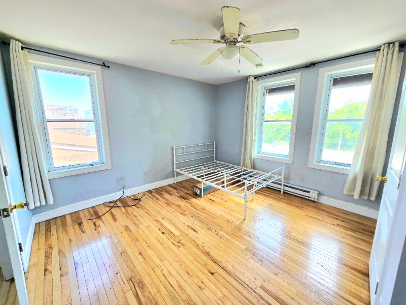 5023 Spruce St - Photo 4 of 18