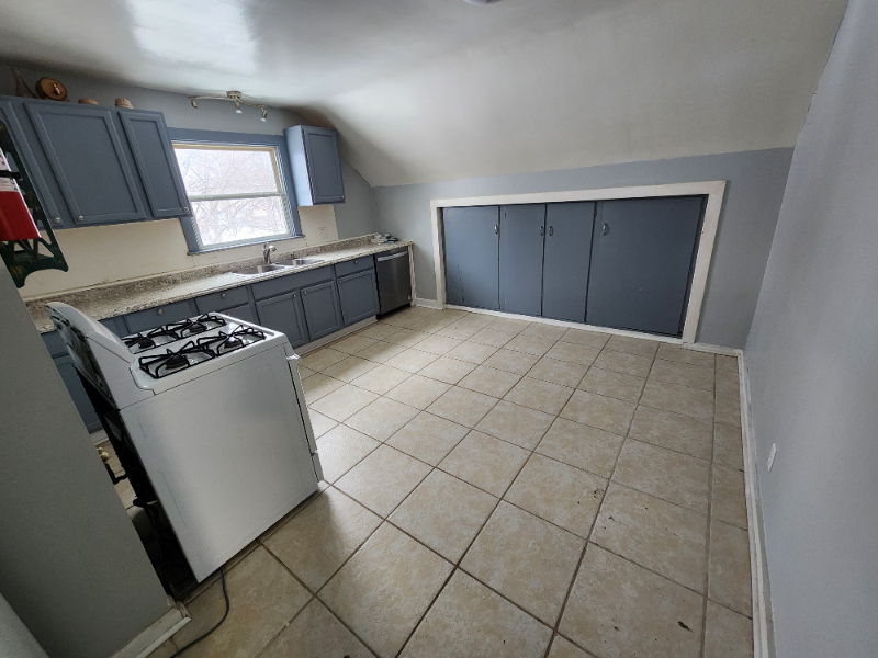 1119 Lake St #2 - Photo 2 of 8