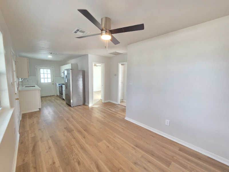 411A W 4th St - Photo 2 of 12