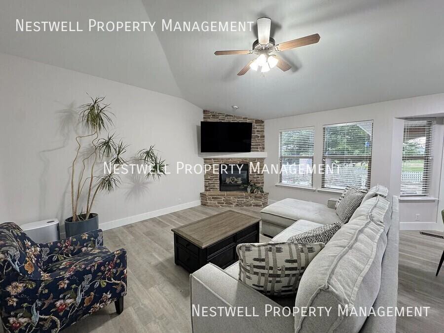 57 Fairway Dr - Photo 3 of 47