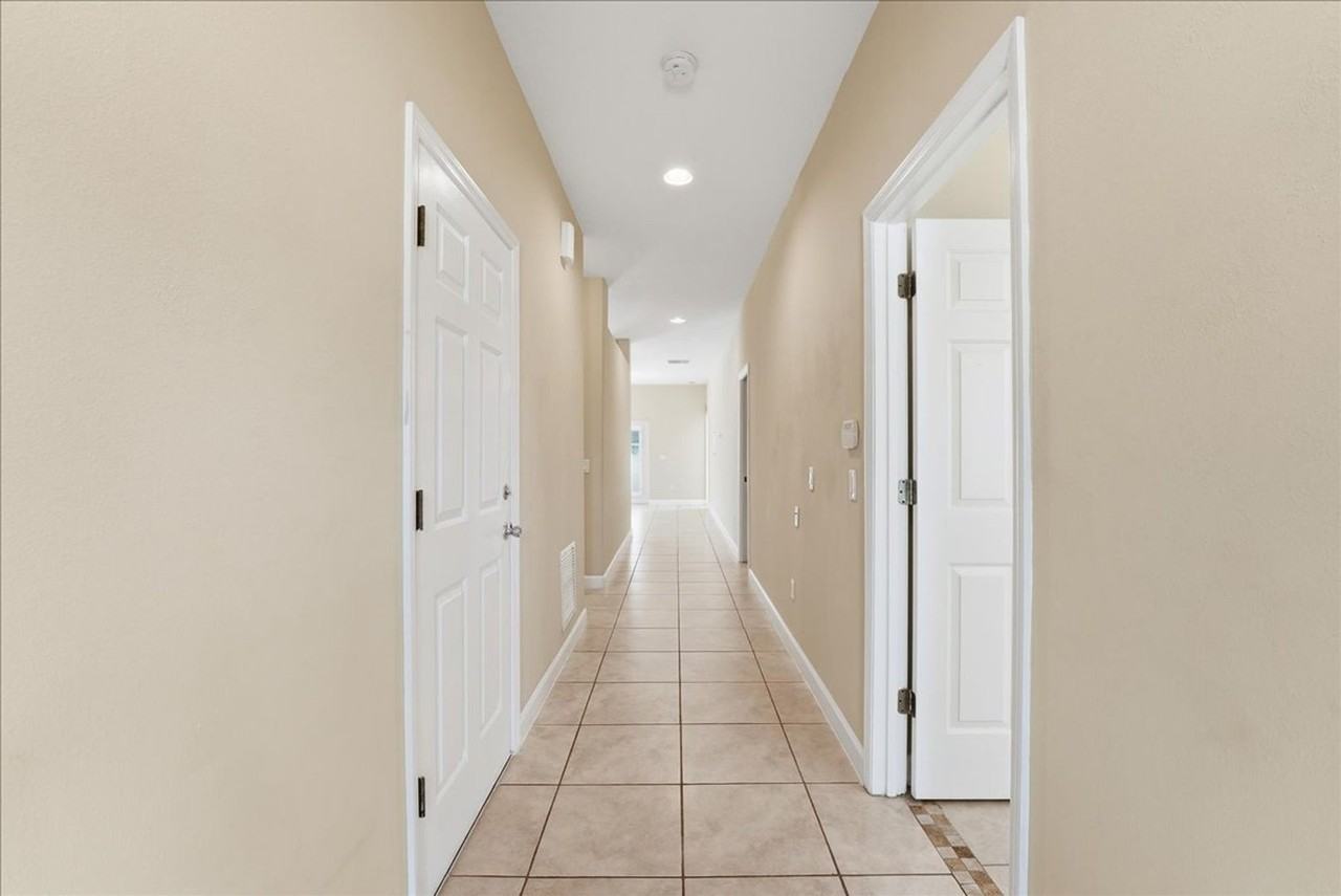 950 E Broadway St - Photo 2 of 16